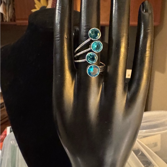 Beautiful Blue Topaz 8.5 Ring 925 Silver Plated - Picture 13 of 13